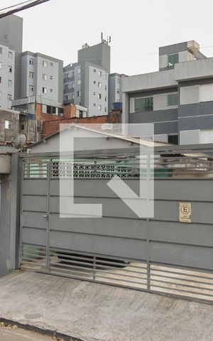 Casa para alugar com 48m², 2 quartos e 1 vagaFachada