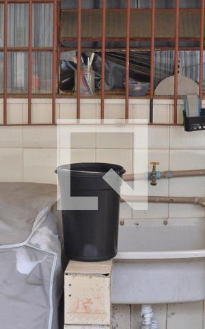 Casa à venda com 220m², 2 quartos e 2 vagasÁrea de Serviço