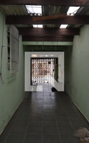 Casa à venda com 220m², 2 quartos e 2 vagasCorredor