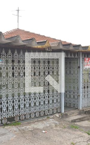 Casa à venda com 220m², 2 quartos e 2 vagasFachada