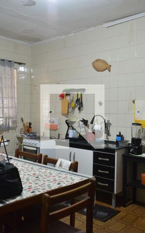 Casa à venda com 220m², 2 quartos e 2 vagasCozinha