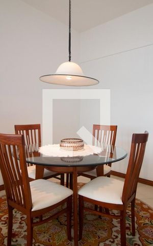 Apartamento à venda com 110m², 2 quartos e 2 vagas Apartamento à venda com 110m², 2 quartos e 2 vagasSala de visita