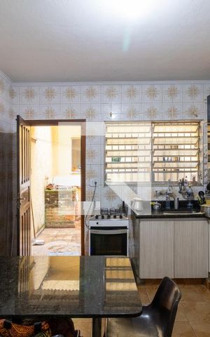 Casa à venda com 123m², 3 quartos e 2 vagas Casa à venda com 123m², 3 quartos e 2 vagasCozinha