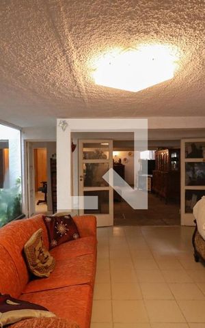 Casa à venda com 180m², 3 quartos e 2 vagas Casa à venda com 180m², 3 quartos e 2 vagasSala 2