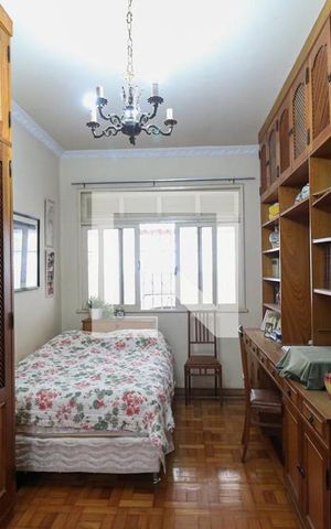 Casa à venda com 180m², 3 quartos e 2 vagas Casa à venda com 180m², 3 quartos e 2 vagasQuarto