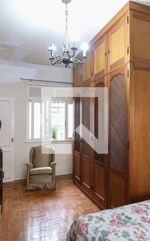 Casa à venda com 180m², 3 quartos e 2 vagas Casa à venda com 180m², 3 quartos e 2 vagasQuarto