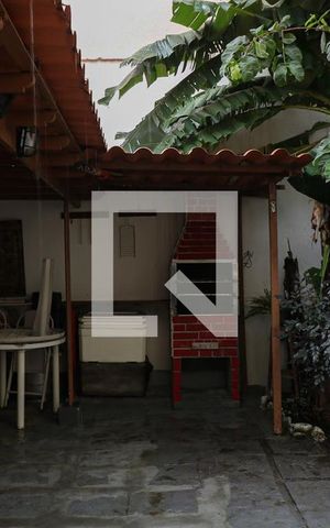 Casa à venda com 180m², 3 quartos e 2 vagas Casa à venda com 180m², 3 quartos e 2 vagasQuintal
