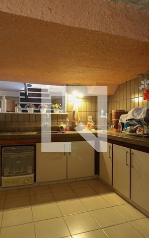 Casa à venda com 180m², 3 quartos e 2 vagas Casa à venda com 180m², 3 quartos e 2 vagasCozinha