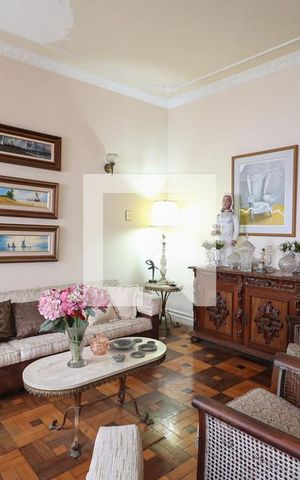 Casa à venda com 180m², 3 quartos e 2 vagas Casa à venda com 180m², 3 quartos e 2 vagasSala