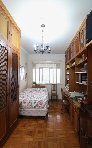 Casa à venda com 180m², 3 quartos e 2 vagas Casa à venda com 180m², 3 quartos e 2 vagasQuarto