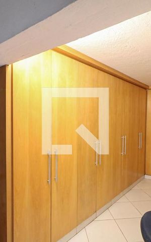 Casa à venda com 180m², 3 quartos e 2 vagas Casa à venda com 180m², 3 quartos e 2 vagasQuarto de Serviço
