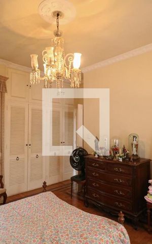 Casa à venda com 180m², 3 quartos e 2 vagas Casa à venda com 180m², 3 quartos e 2 vagasQuarto 2