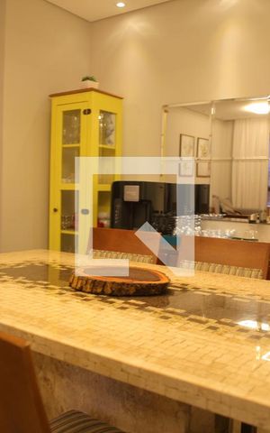 Apartamento à venda com 72m², 2 quartos e 1 vagaSala