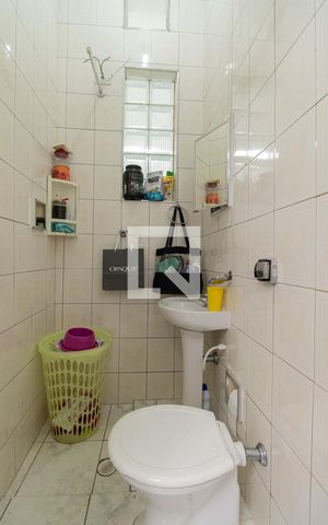 Casa à venda com 198m², 3 quartos e 5 vagas Casa à venda com 198m², 3 quartos e 5 vagasBanheiro 1