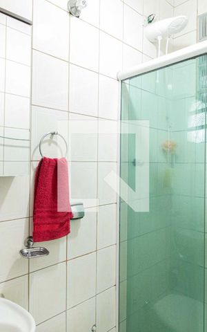 Casa à venda com 198m², 3 quartos e 5 vagas Casa à venda com 198m², 3 quartos e 5 vagasBanheiro da Suíte
