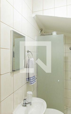 Casa à venda com 198m², 3 quartos e 5 vagas Casa à venda com 198m², 3 quartos e 5 vagasBanheiro 2