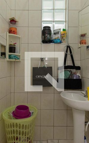 Casa à venda com 198m², 3 quartos e 5 vagas Casa à venda com 198m², 3 quartos e 5 vagasBanheiro 1