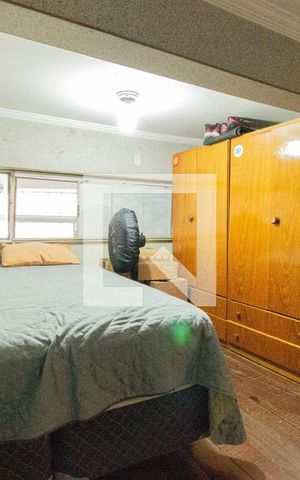 Casa à venda com 198m², 3 quartos e 5 vagas Casa à venda com 198m², 3 quartos e 5 vagasEdícula