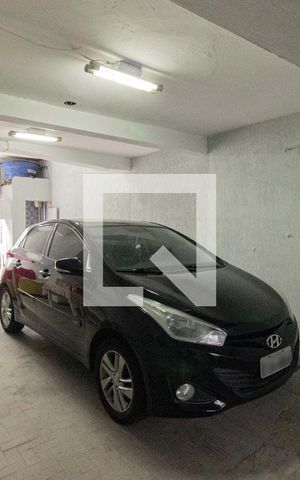 Casa à venda com 198m², 3 quartos e 5 vagas Casa à venda com 198m², 3 quartos e 5 vagasGaragem