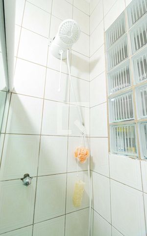 Casa à venda com 198m², 3 quartos e 5 vagas Casa à venda com 198m², 3 quartos e 5 vagasBanheiro da Suíte