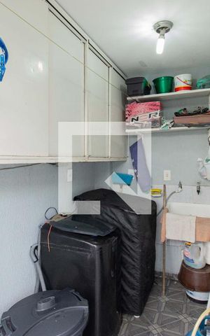 Casa à venda com 198m², 3 quartos e 5 vagas Casa à venda com 198m², 3 quartos e 5 vagasÁrea de Serviço