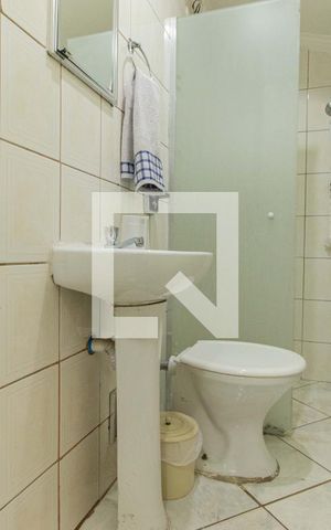 Casa à venda com 198m², 3 quartos e 5 vagas Casa à venda com 198m², 3 quartos e 5 vagasBanheiro 2