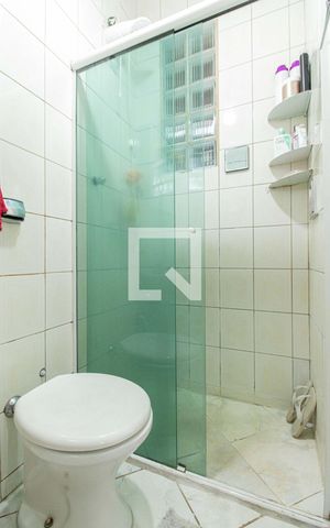 Casa à venda com 198m², 3 quartos e 5 vagas Casa à venda com 198m², 3 quartos e 5 vagasBanheiro da Suíte