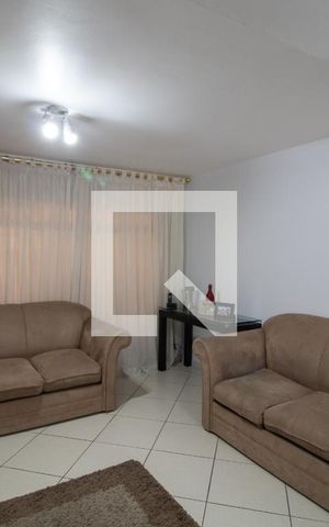Casa à venda com 90m², 3 quartos e 2 vagasSala