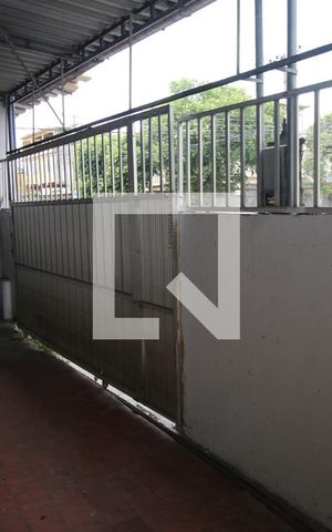 Casa à venda com 80m², 2 quartos e 1 vagaQuintal e garagem