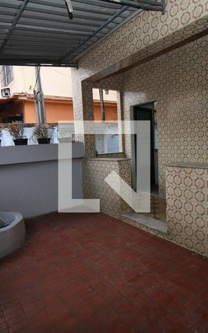 Casa à venda com 80m², 2 quartos e 1 vagaQuintal e garagem