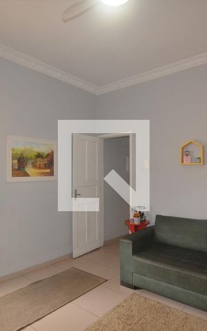 Casa à venda com 165m², 4 quartos e 2 vagasSala