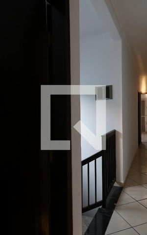 Casa à venda com 200m², 4 quartos e 4 vagasCorredor Piso Superior