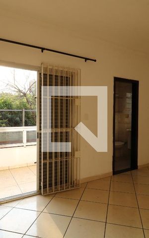 Casa à venda com 200m², 4 quartos e 4 vagasSuíte 1