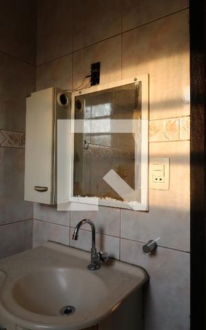 Casa à venda com 200m², 4 quartos e 4 vagasBanheiro da Suíte 1