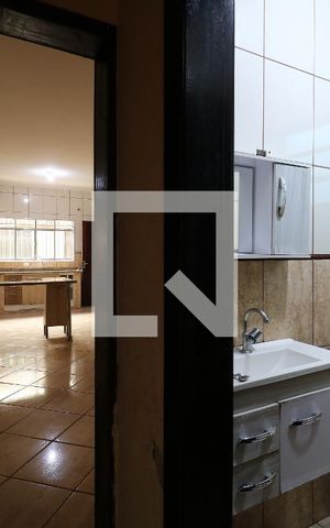 Casa à venda com 200m², 4 quartos e 4 vagasCorredor Piso Inferior