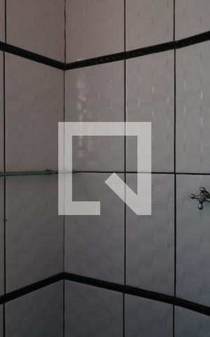 Casa à venda com 200m², 4 quartos e 4 vagasBanheiro da Suíte 2 - Box