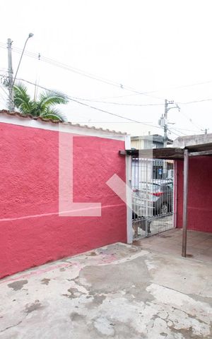 Casa para alugar com 95m², 2 quartos e 2 vagas Casa para alugar com 95m², 2 quartos e 2 vagasÁrea externa