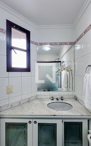 Apartamento à venda com 320m², 4 quartos e 3 vagasBanheiro da Suíte 2