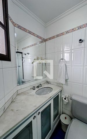 Apartamento à venda com 320m², 4 quartos e 3 vagasBanheiro da Suíte 2