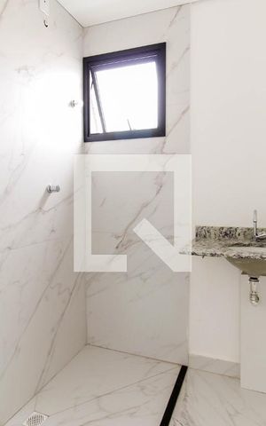 Casa de condomínio à venda com 72m², 2 quartos e 1 vaga Casa de condomínio à venda com 72m², 2 quartos e 1 vagaBanheiro