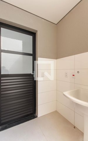 Casa de condomínio à venda com 72m², 2 quartos e 1 vaga Casa de condomínio à venda com 72m², 2 quartos e 1 vagaÁrea de Serviço