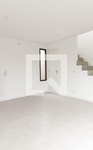 Casa de condomínio à venda com 72m², 2 quartos e 1 vaga Casa de condomínio à venda com 72m², 2 quartos e 1 vagaSala