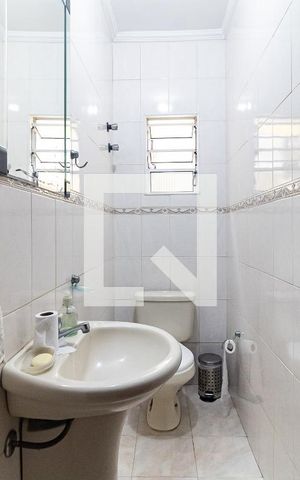 Casa à venda com 110m², 3 quartos e 2 vagas Casa à venda com 110m², 3 quartos e 2 vagasLavabo