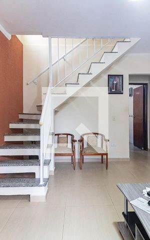 Casa à venda com 110m², 3 quartos e 2 vagas Casa à venda com 110m², 3 quartos e 2 vagasSala