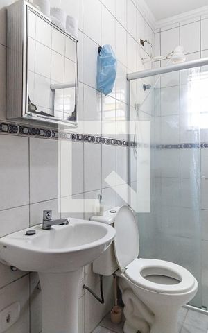 Casa à venda com 110m², 3 quartos e 2 vagas Casa à venda com 110m², 3 quartos e 2 vagasBanheiro Social