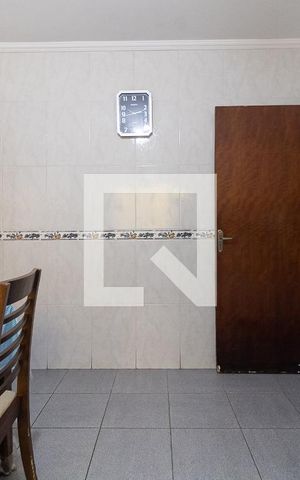 Casa à venda com 110m², 3 quartos e 2 vagas Casa à venda com 110m², 3 quartos e 2 vagasCozinha