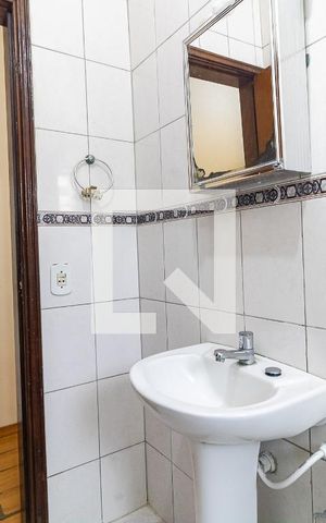 Casa à venda com 110m², 3 quartos e 2 vagas Casa à venda com 110m², 3 quartos e 2 vagasBanheiro Social