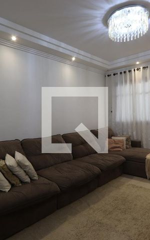 Casa à venda com 225m², 3 quartos e 2 vagasSala