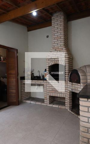 Casa à venda com 225m², 3 quartos e 2 vagasQuintal