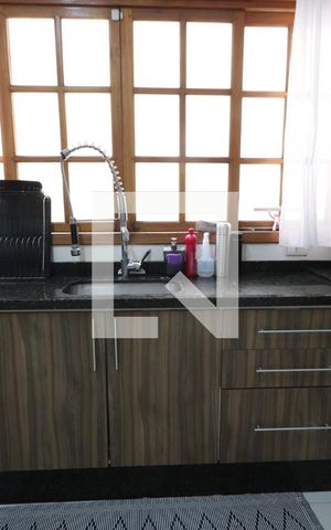 Casa à venda com 225m², 3 quartos e 2 vagasCozinha